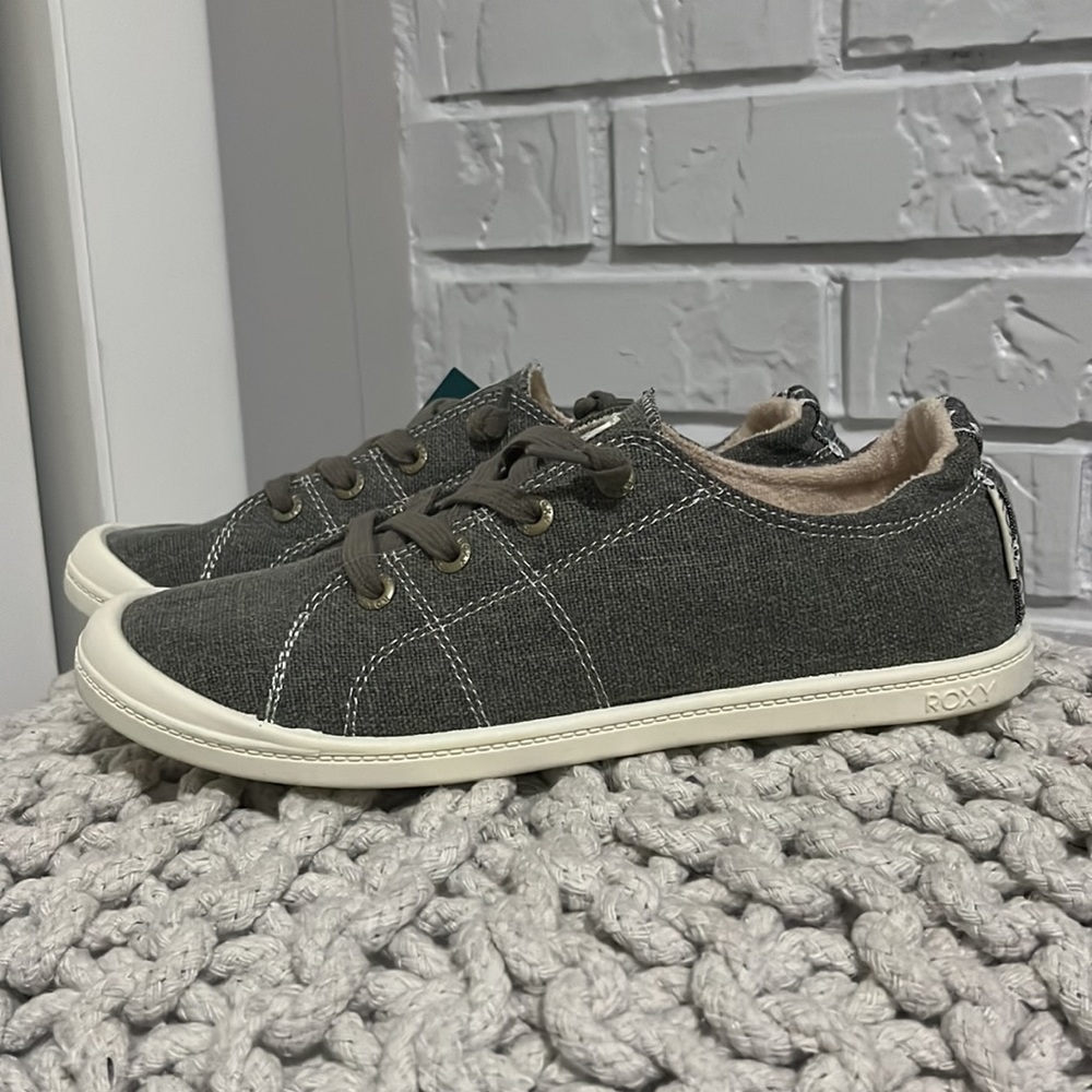 Roxy size 8.5 grey slip on sneakers